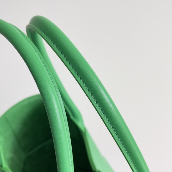 BottegaVeneta Large Arco Tote Bag