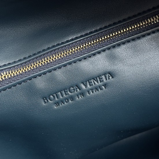 Bottega Veneta Classic Jodie