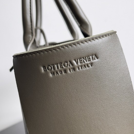 Bottega Veneta Arco Tote Size：30*20*11.5cm
