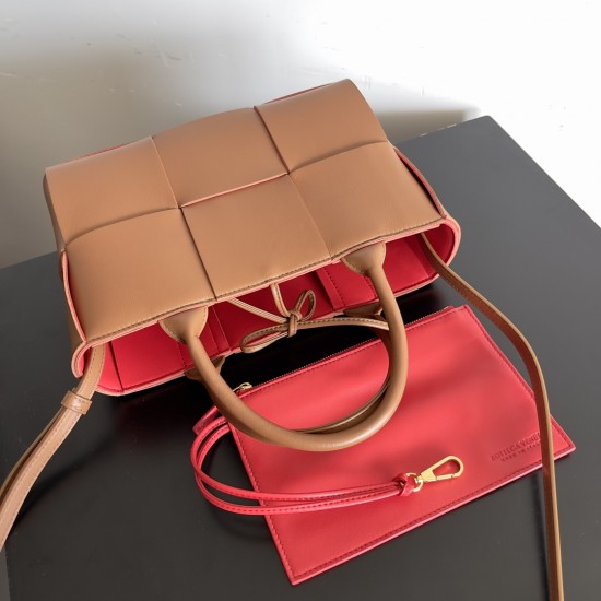 Bottega Veneta Arco Tote