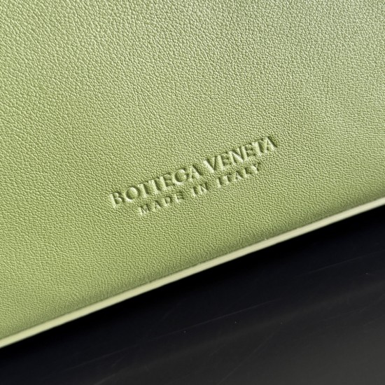 Bottega Veneta Medium Ciao Ciao