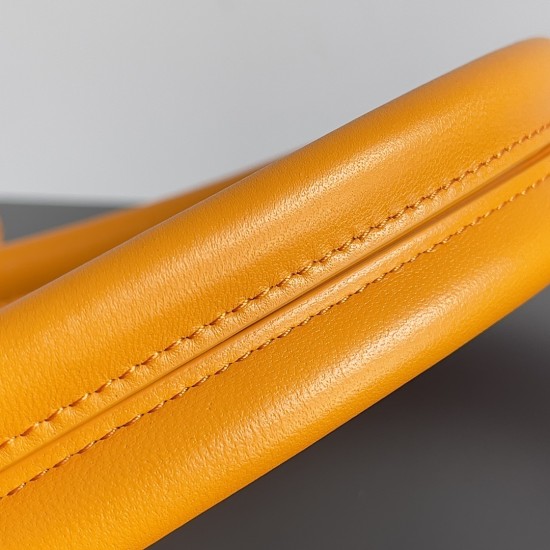 Bottega Veneta Medium Cabat