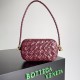 BottegaVeneta Knot On Strap Dinner Package Size: 20.5*6*12.5CM