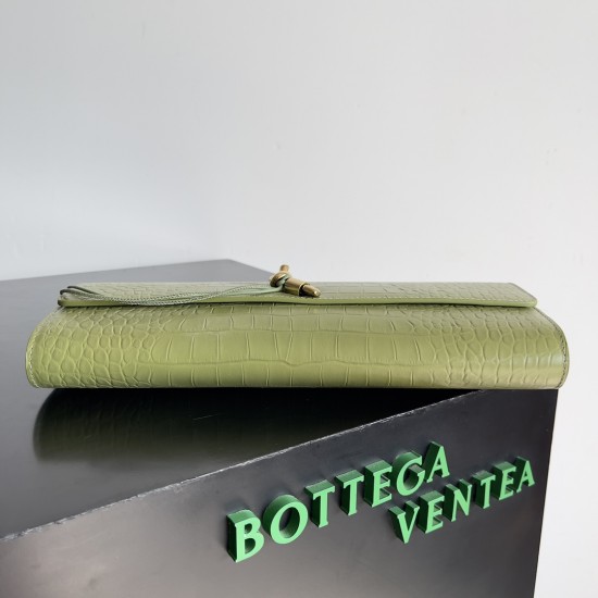 Bottega Veneta Andiamo Clutch