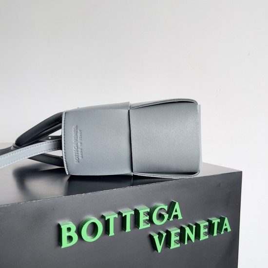 Bottega Veneta Arco Tote