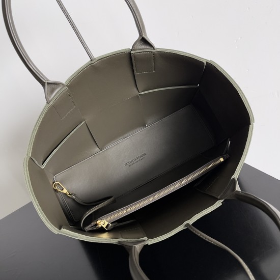 Bottega Veneta Arco Tote Size：30*20*11.5cm
