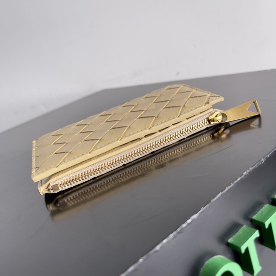 Bottega Veneta Intrecciato Medium Bi-Fold Wallet
