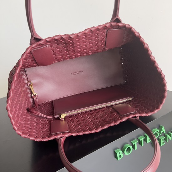 Bottega Veneta Medium Cabat