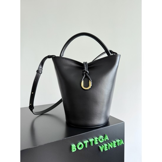 Bottega Veneta Liberta Bucket