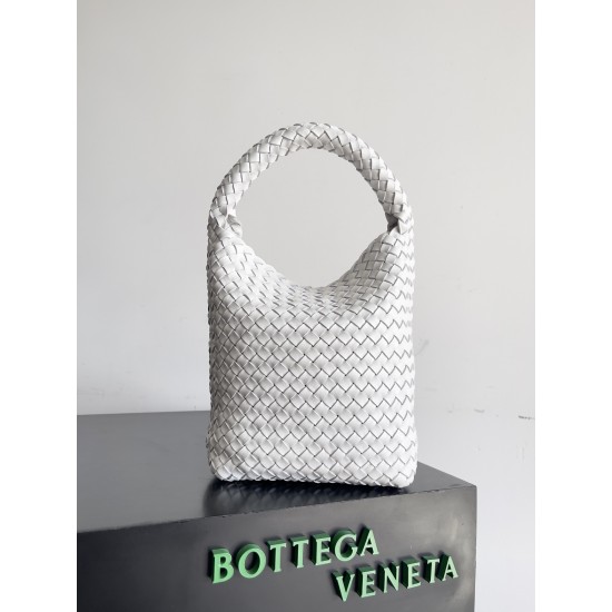 Bottega Veneta Cabat Bucket