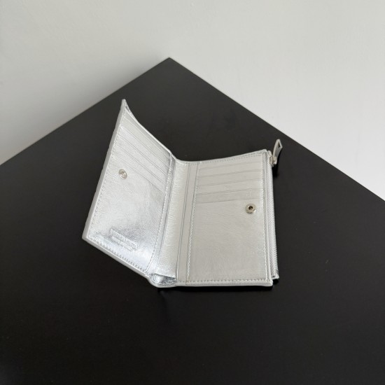 Bottega Veneta Intrecciato Medium Bi-Fold Wallet