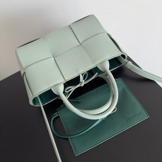 Bottega Veneta Arco Tote