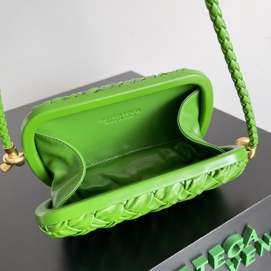 BottegaVeneta Knot On Strap Dinner Package Size: 20.5*6*12.5CM