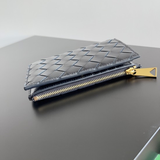 Bottega Veneta Intrecciato Medium Bi-Fold Wallet