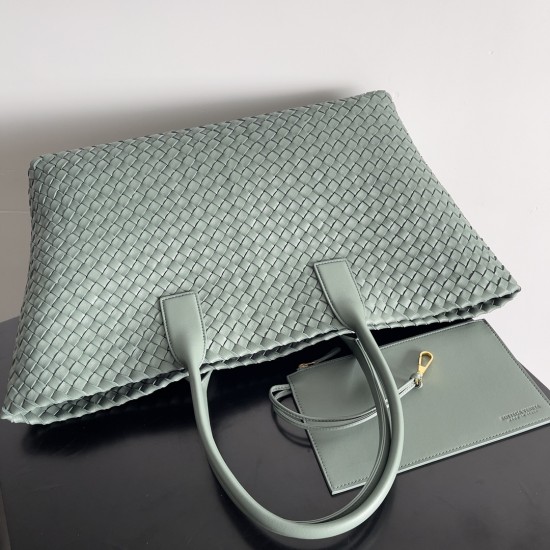 Bottega Veneta Large Cabat