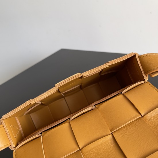 Bottega Veneta Cassette