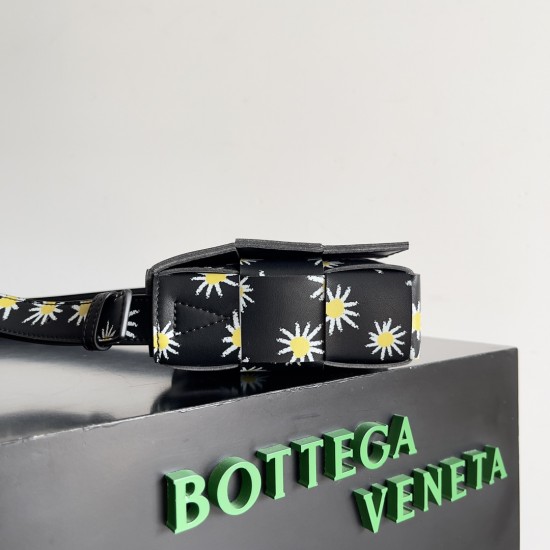 Bottega Veneta Cassette