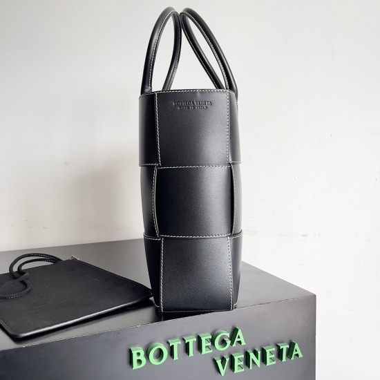 BottegaVeneta Arco Tote