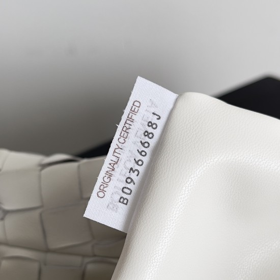 Bottega Veneta Classic Jodie