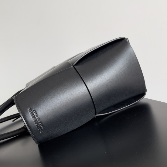 Bottega Veneta Arco Tote Bag