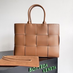 BottegaVeneta Arco Tote