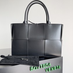 Bottega Veneta Arco Tote Bag