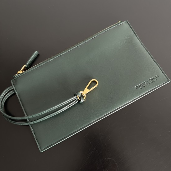 Bottega Veneta Medium Cabat