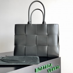 BottegaVeneta Arco Tote
