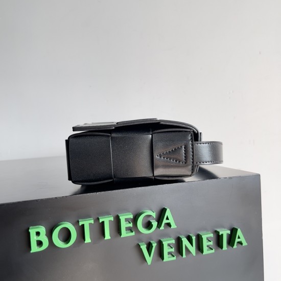 Bottega Veneta Cassette