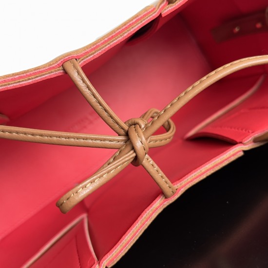 Bottega Veneta Arco Tote