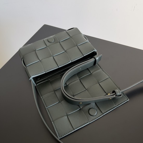 Bottega Veneta Cassette