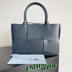 Bottega Veneta Arco Tote Bag