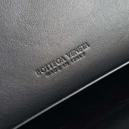 Bottega Veneta Medium Andiamo