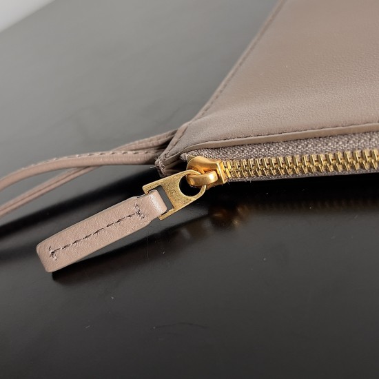 Bottega Veneta Medium Cabat