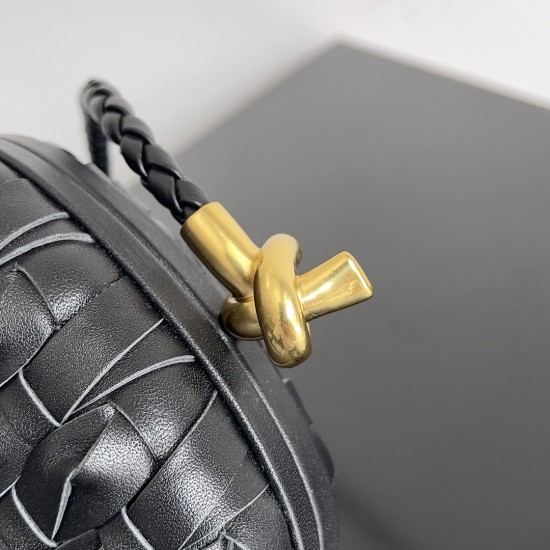 BottegaVeneta Knot Dinner bag
