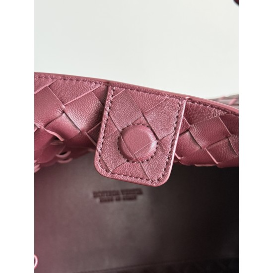 Bottega Veneta Medium Parachute