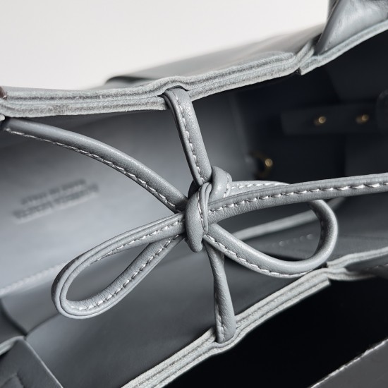 Bottega Veneta Arco Tote