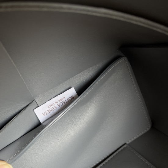 Bottega Veneta Arco Tote Size：30*20*11.5cm