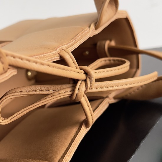 Bottega Veneta Mini Arco Tote