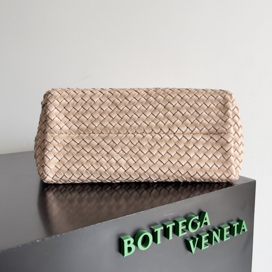 Bottega Veneta Medium Cabat