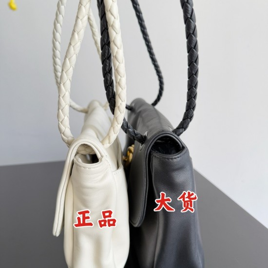 Bottega Veneta Madison