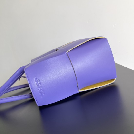 Bottega Veneta Arco Tote Size：30*20*11.5cm