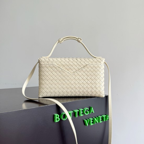 Bottega Veneta Knot Lock