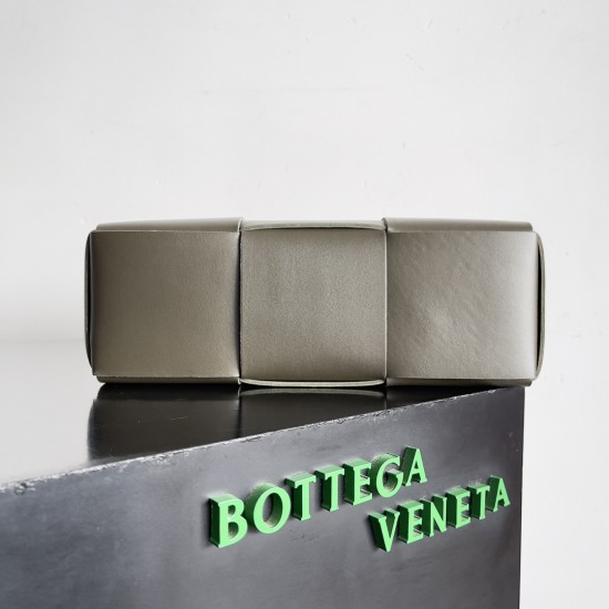 Bottega Veneta Arco Tote Size：30*20*11.5cm