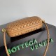 BottegaVeneta Knot On Strap Dinner Package Size: 20.5*6*12.5CM
