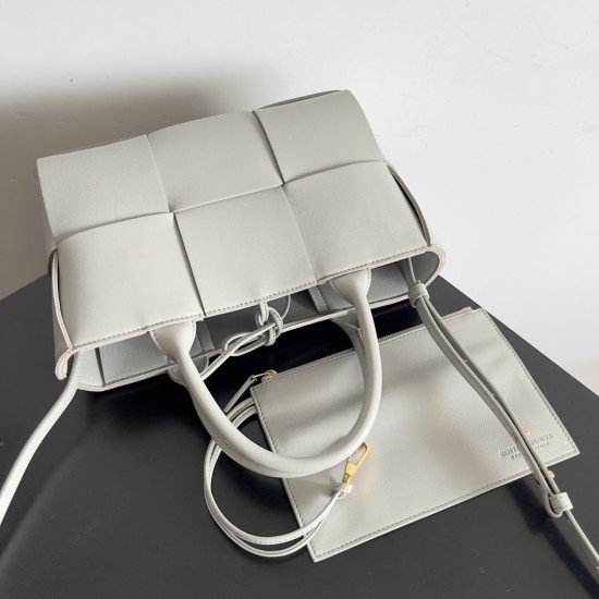 Bottega Veneta Arco Tote