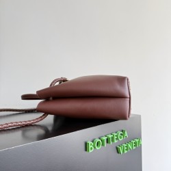 Bottega Veneta Medium Andiamo