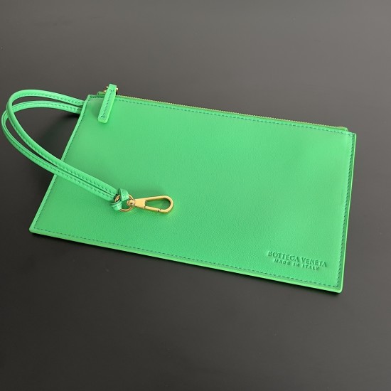 Bottega Veneta Medium Cabat