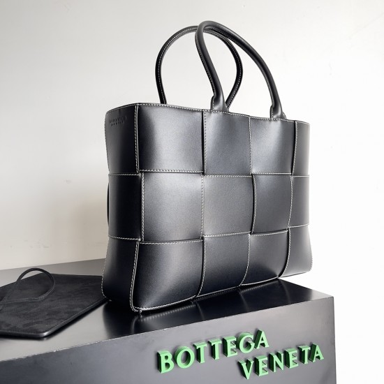 BottegaVeneta Arco Tote