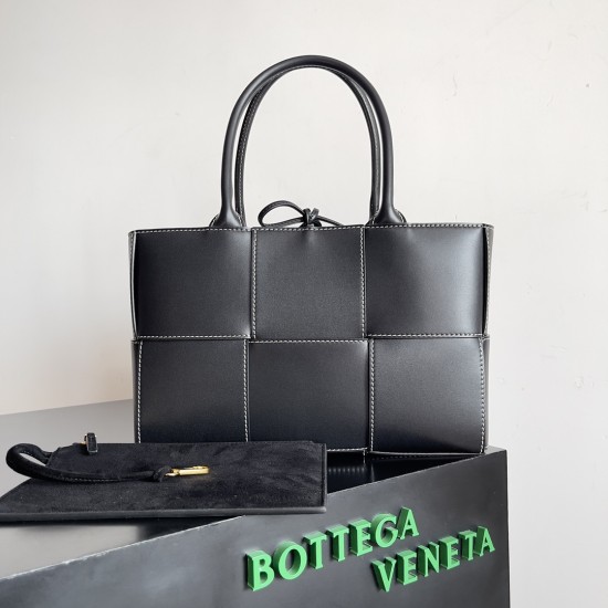 Bottega Veneta Arco Tote Bag